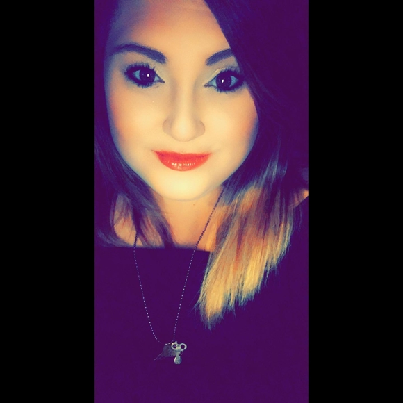 Meet your Posher, Bethany - Picture 1 of 1